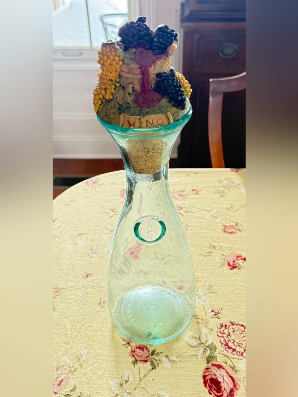 Decorative Glass Carafe with Wine-Themed Cork Stopper